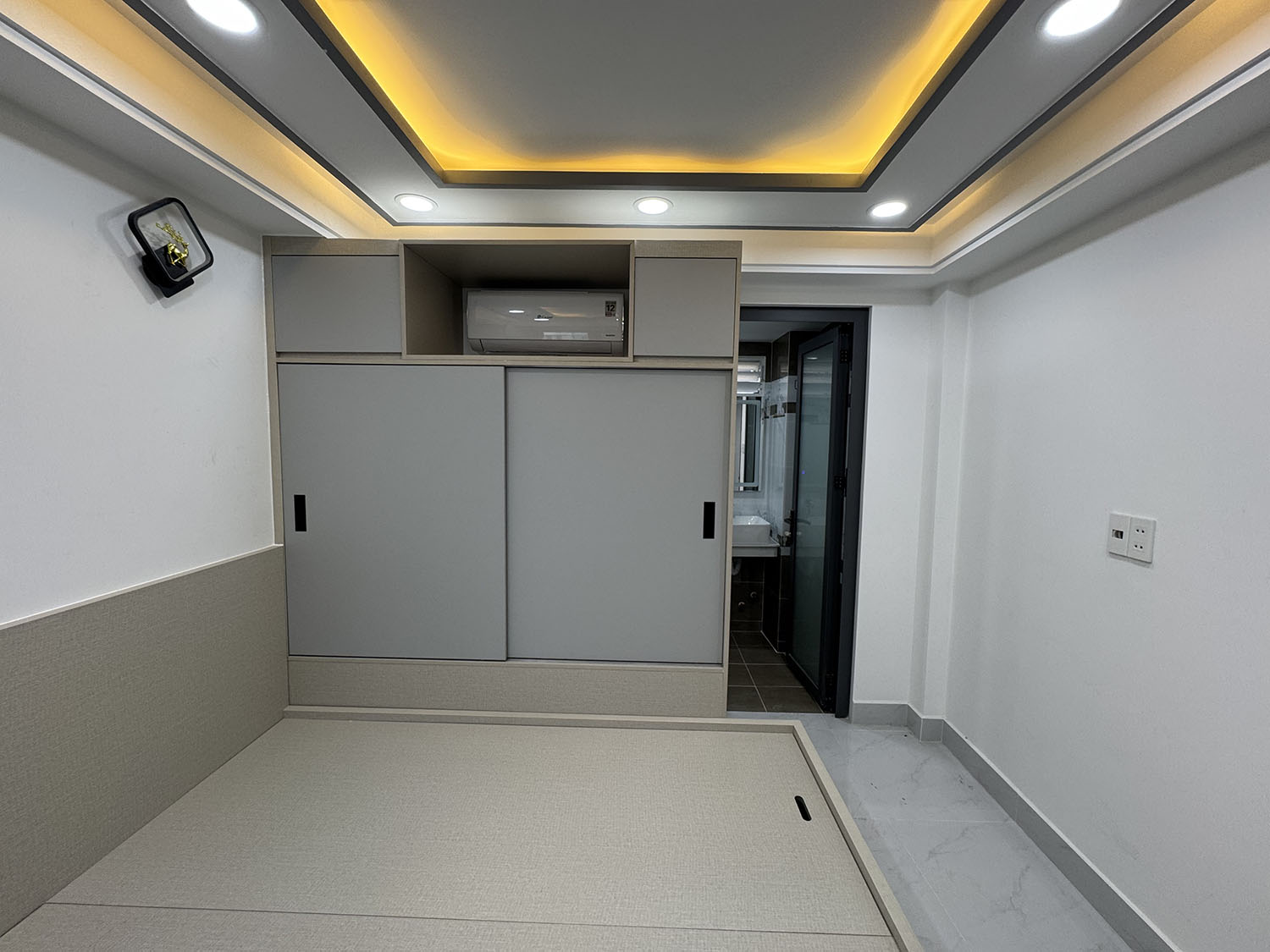 Biệt thự mini t.kế Tân Cổ Điển đẹp lung linh mặt tiền thụt (sát và liền kế mặt tiền ) Đoàn Thị Điểm